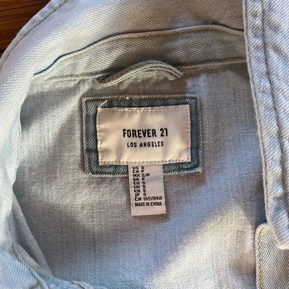 Forever 21 light blue jean jacket - Picture 2 of 3